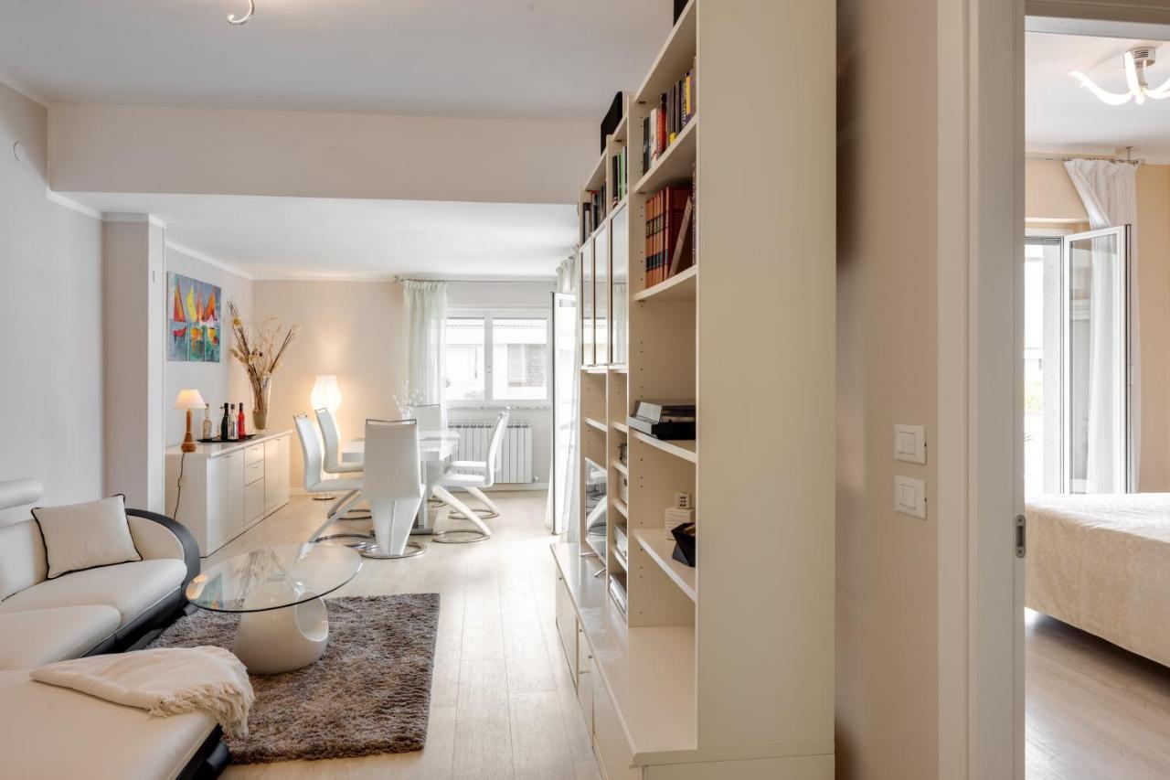 Luni Mare Bright Terrace Flat With Parking Lägenhet Marinella di Sarzana Exteriör bild