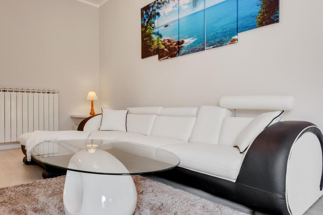 Luni Mare Bright Terrace Flat With Parking Lägenhet Marinella di Sarzana Exteriör bild