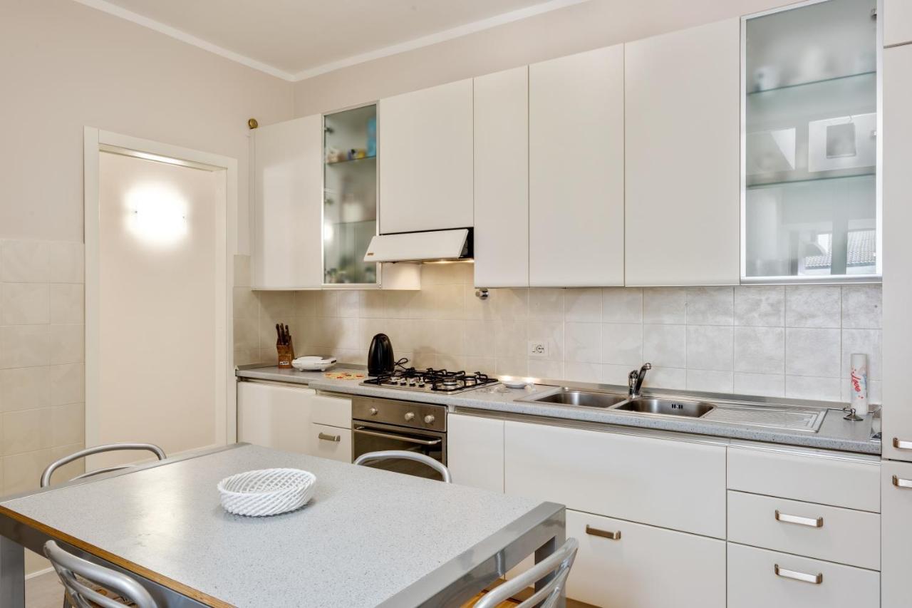 Luni Mare Bright Terrace Flat With Parking Lägenhet Marinella di Sarzana Exteriör bild