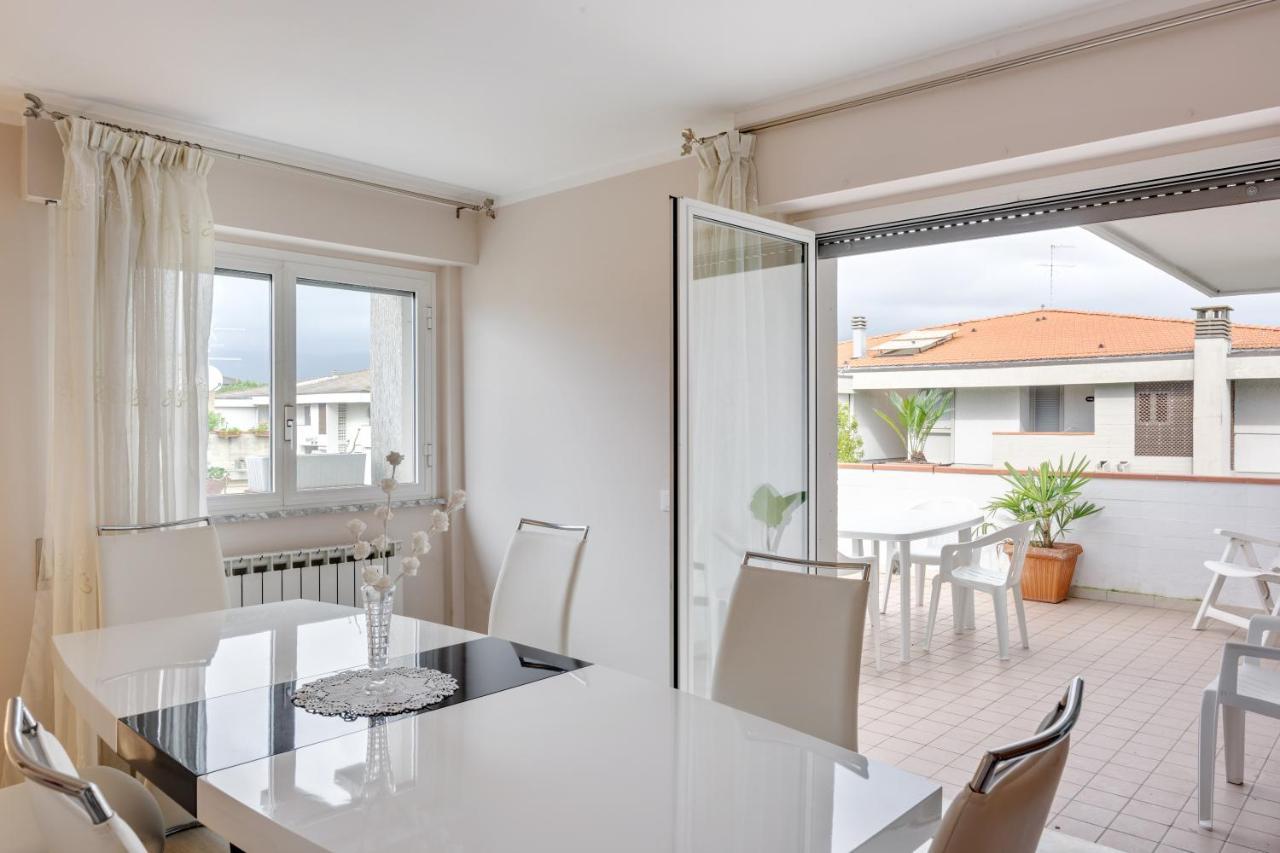 Luni Mare Bright Terrace Flat With Parking Lägenhet Marinella di Sarzana Exteriör bild